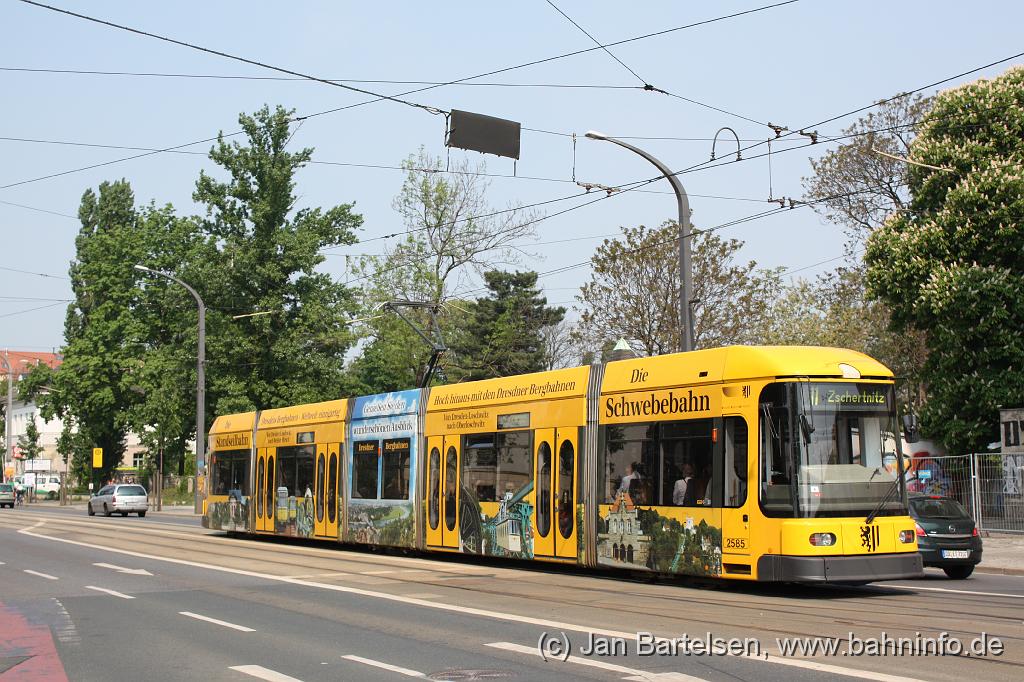 IMG_1573.jpg - Zweirichtungsfahrzeug 2585 (Typ "NGT 6 DD") am 1. Mai 2009.