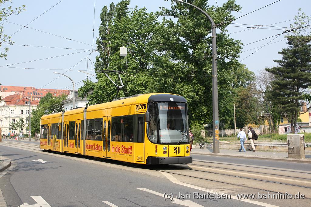 IMG_1580.jpg - Wagen 2612 (Typ "NGT D8DD") zwischen Bf. Neustadt und Albertplatz.